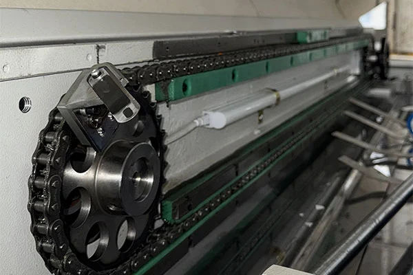 Paano Tinutulak ng Full-Servo Technology ang mga Hangganan ng Screen Printing?